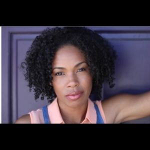 Meet your Posher, Angela